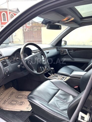 Mercedes E 270 2001, 380,000 km - 2.7 л - Bakı