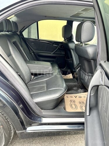 Mercedes E 270 2001, 380,000 km - 2.7 л - Bakı