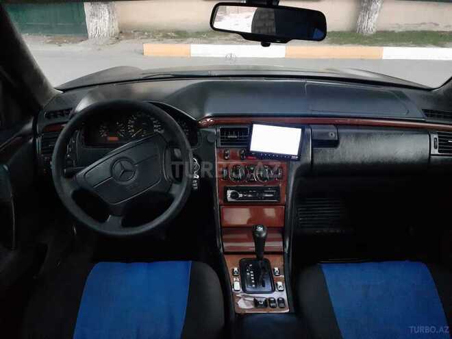Mercedes E 220 1999, 385,000 km - 2.2 l - Bakı