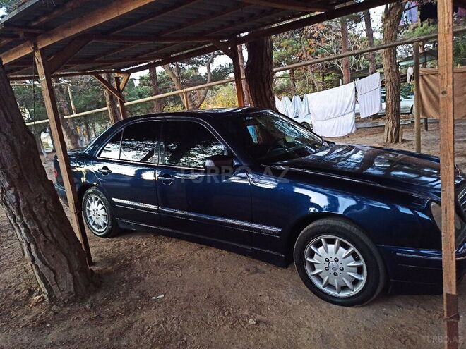 Mercedes E 220 2001, 11,402 km - 2.2 l - Bakı