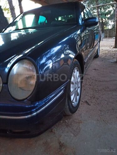 Mercedes E 220 2001, 11,402 km - 2.2 l - Bakı
