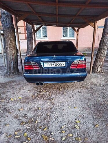 Mercedes E 220 2001, 11,402 km - 2.2 l - Bakı