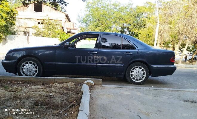 Mercedes E 220 2001, 11,402 km - 2.2 l - Bakı