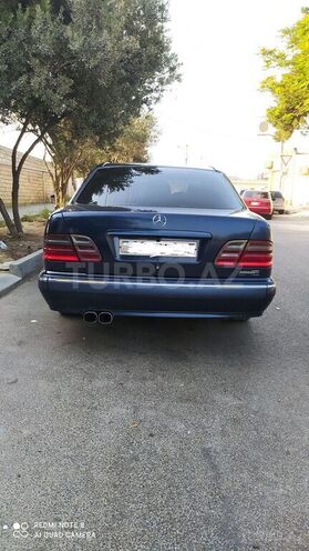 Mercedes E 220 2001, 11,402 km - 2.2 l - Bakı