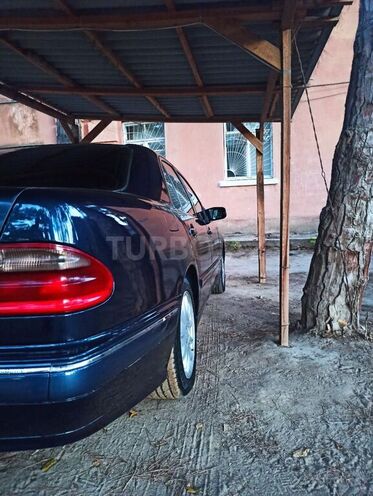 Mercedes E 220 2001, 11,402 km - 2.2 l - Bakı