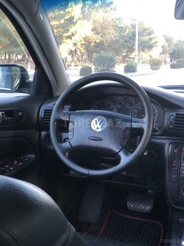 Volkswagen Passat 2003, 300,000 km - 1.8 л - Sumqayıt
