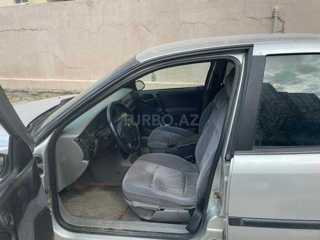 Opel Vectra 1996, 270,000 km - 2.0 l - Bakı
