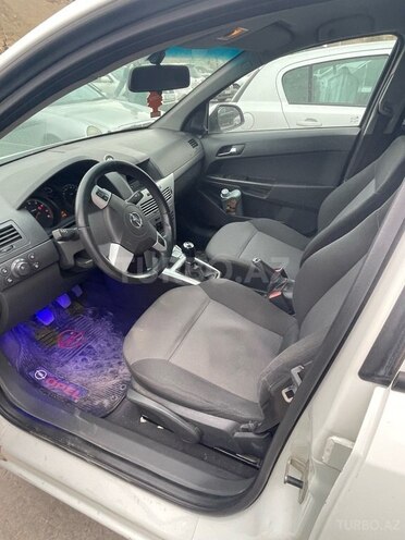 Opel Astra 2011, 206,500 km - 1.4 l - Bakı