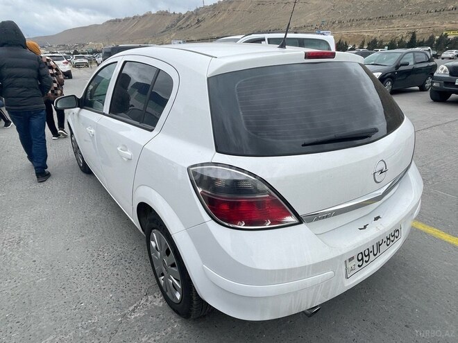 Opel Astra 2011, 206,500 km - 1.4 l - Bakı