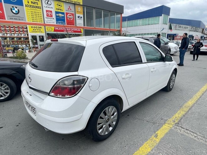 Opel Astra 2011, 206,500 km - 1.4 l - Bakı