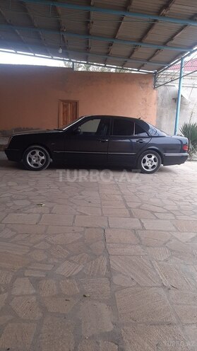 Mercedes E 240 2000, 380,000 km - 2.4 l - Bakı