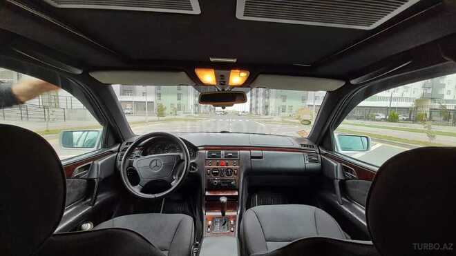 Mercedes E 230 1996, 390,000 km - 2.3 l - Bakı