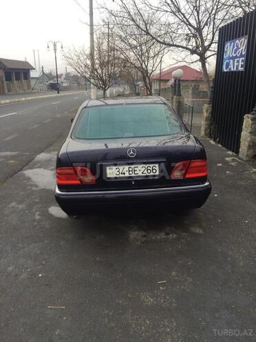 Mercedes E 200 1996, 300,000 km - 2.0 l - Zaqatala