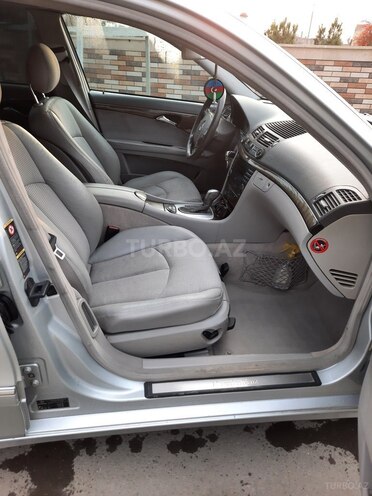 Mercedes E 240 2002, 328,000 km - 2.6 l - Yevlax