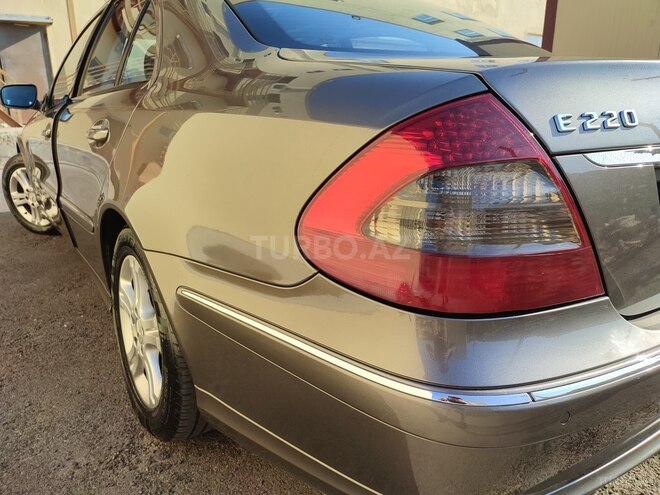 Mercedes E 220 2007, 260,000 km - 2.2 l - Bakı