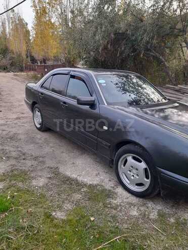 Mercedes E 200 1996, 365,000 km - 2.0 l - Bakı
