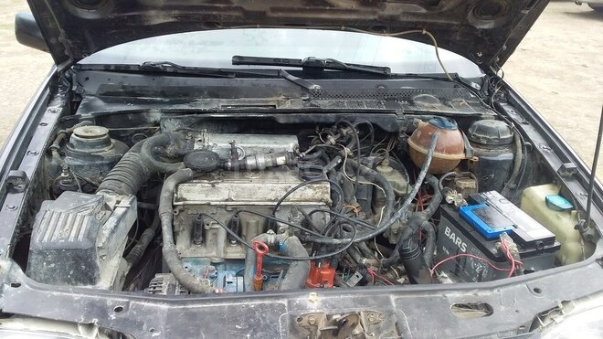 Volkswagen Golf 1994, 96,000 km - 2.0 l - Gəncə