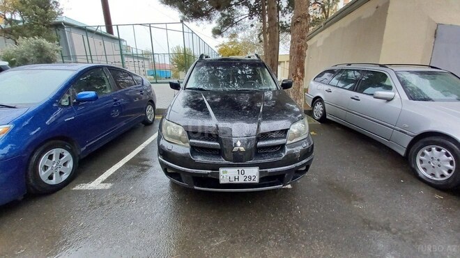Mitsubishi Outlander 2004, 318,000 km - 2.4 l - Bakı