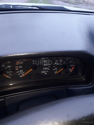 Mercedes E 230 1997, 286,000 km - 2.3 l - Şəmkir