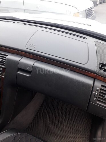 Mercedes E 230 1997, 286,000 km - 2.3 l - Şəmkir
