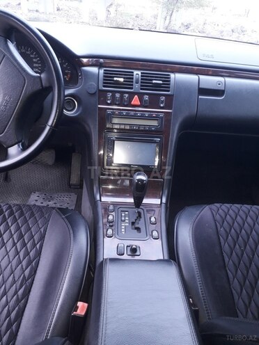 Mercedes E 230 1997, 286,000 km - 2.3 l - Şəmkir