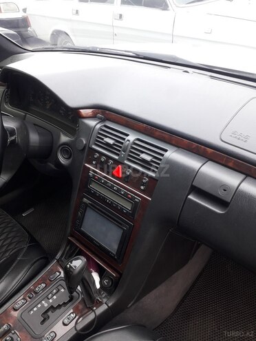 Mercedes E 230 1997, 286,000 km - 2.3 l - Şəmkir