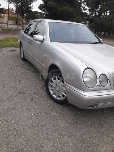 Mercedes E 230 1997, 286,000 km - 2.3 l - Şəmkir