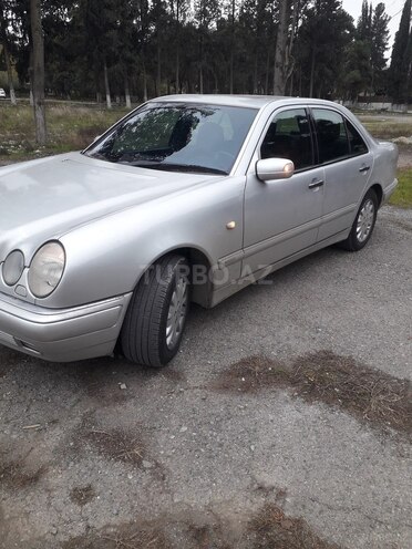 Mercedes E 230 1997, 286,000 km - 2.3 l - Şəmkir