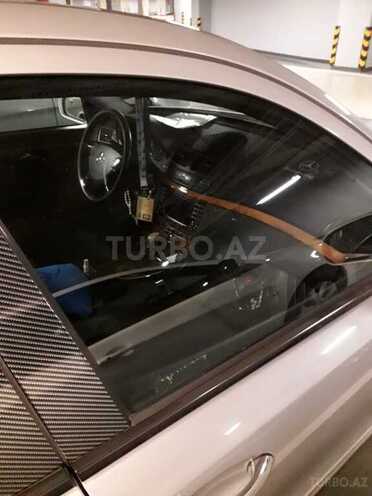 Mercedes E 220 2004, 260,000 km - 2.2 l - Bakı