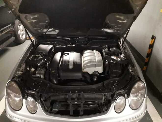 Mercedes E 220 2004, 260,000 km - 2.2 l - Bakı
