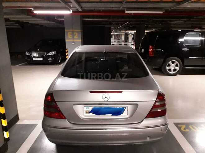 Mercedes E 220 2004, 260,000 km - 2.2 l - Bakı