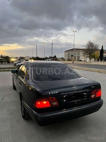 Mercedes E 220 1999, 216,000 km - 2.2 l - Sumqayıt