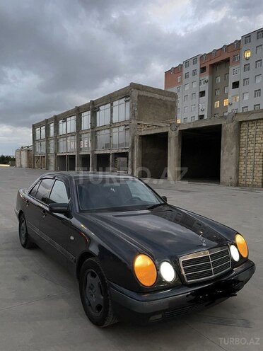 Mercedes E 220 1999, 216,000 km - 2.2 l - Sumqayıt