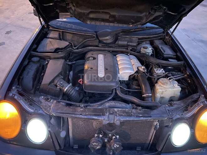 Mercedes E 220 1999, 216,000 km - 2.2 l - Sumqayıt