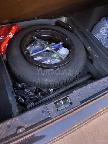 Mercedes E 220 1999, 216,000 km - 2.2 l - Sumqayıt