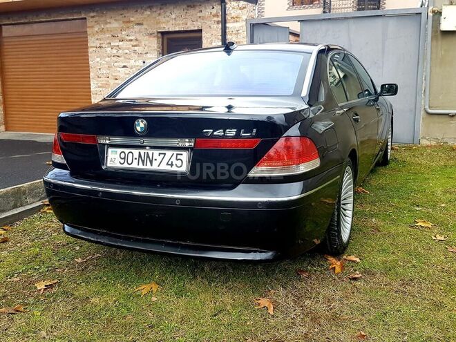 BMW 745 2004, 290,000 km - 4.4 l - Zaqatala