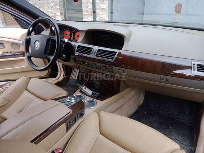BMW 745 2004, 290,000 km - 4.4 l - Zaqatala