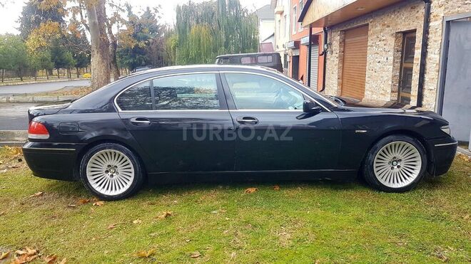 BMW 745 2004, 290,000 km - 4.4 l - Zaqatala