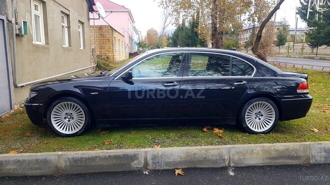 BMW 745 2004, 290,000 km - 4.4 l - Zaqatala