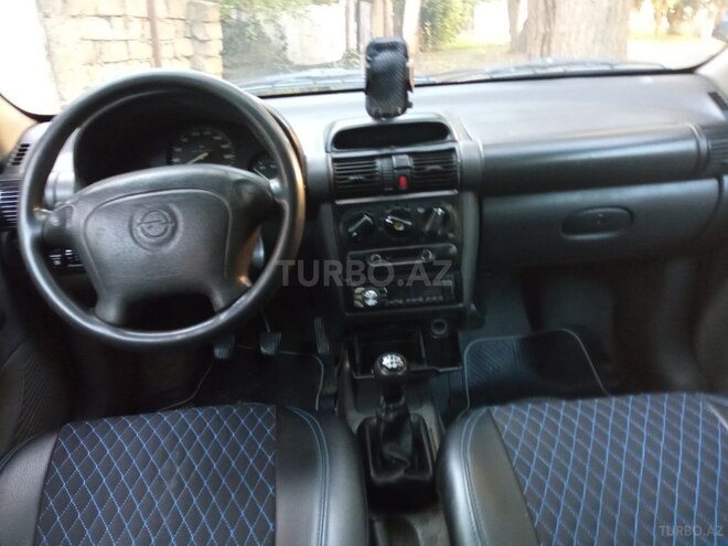 Opel Corsa 1996, 225,000 km - 1.4 l - Bakı
