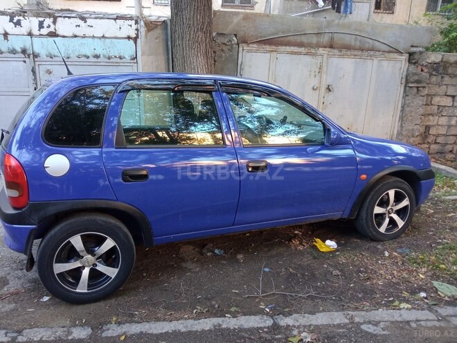 Opel Corsa 1996, 225,000 km - 1.4 l - Bakı