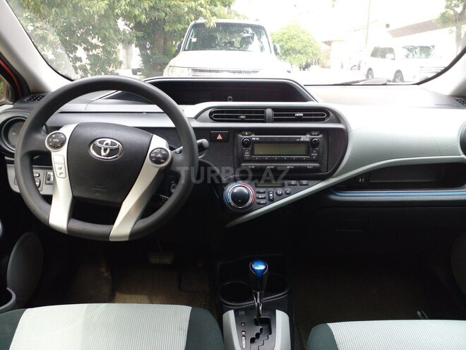 Toyota Prius C 2012, 236,574 km - 1.5 l - Bakı