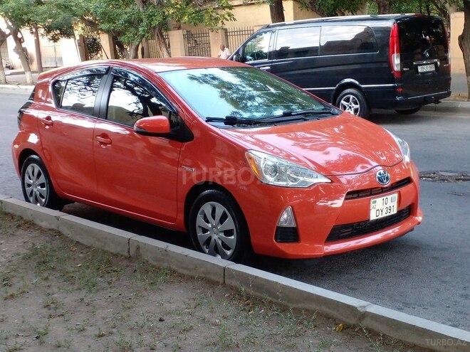 Toyota Prius C 2012, 236,574 km - 1.5 l - Bakı
