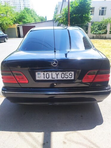 Mercedes E 240 2000, 350,000 km - 2.6 l - Bakı