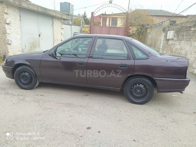 Opel Vectra 1992, 240,000 km - 1.6 л - Bakı