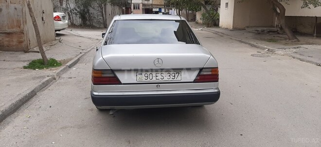 Mercedes E 200 1993, 385,000 km - 2.0 l - Bakı