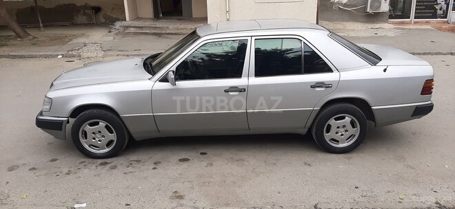 Mercedes E 200 1993, 385,000 km - 2.0 l - Bakı
