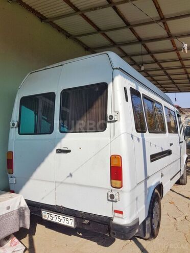 Mercedes 208 D 1993, 99,999 km - 2.3 l - Naxçıvan