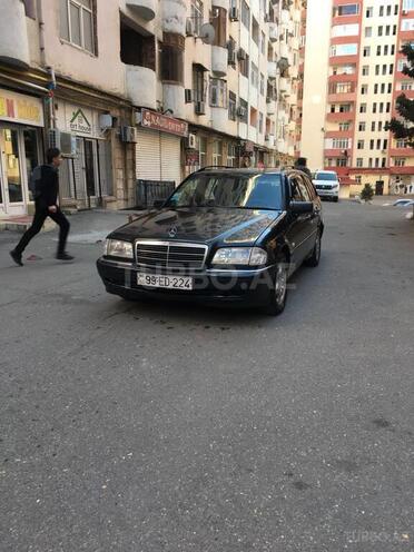 Mercedes C 220 2000, 339,000 km - 2.2 l - Bakı