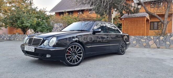 Mercedes E 320 2001, 300,000 km - 3.2 l - Yevlax